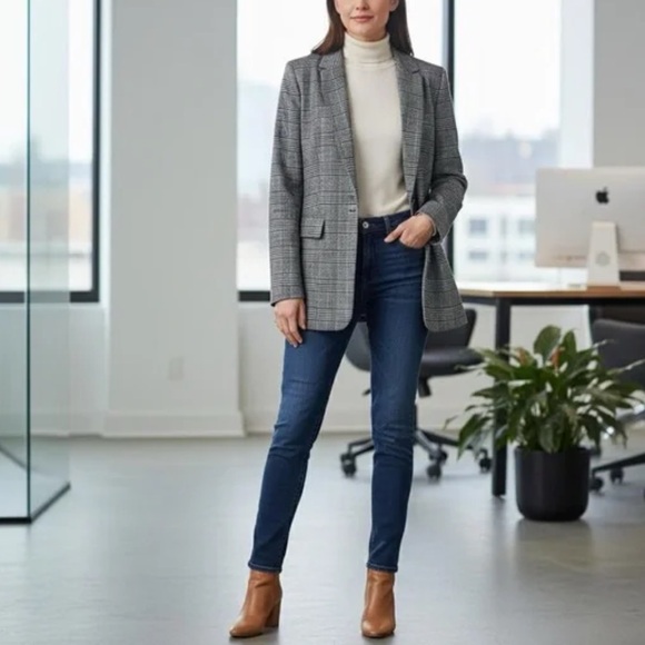 LOFT Jackets & Blazers - LOFT Houndstooth boyfriend Blazer in Black and White
